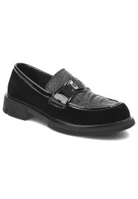 Czarne Mokasyny Filippo Modne Obuwie Damskie. Okazja: na co dzień. Kolor: czarny. Materiał: zamsz, skóra. Obcas: na obcasie. Styl: casual, klasyczny, elegancki. Wysokość obcasa: średni
