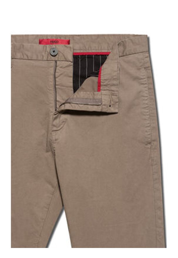 Hugo Spodnie materiałowe David204d 50437976 Beżowy Slim Fit. Kolor: beżowy. Materiał: bawełna
