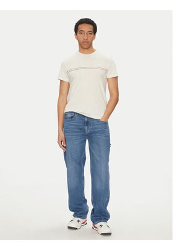 Tommy Jeans T-Shirt Entry Graphic DM0DM20779 Beżowy Slim Fit. Kolor: beżowy. Materiał: bawełna