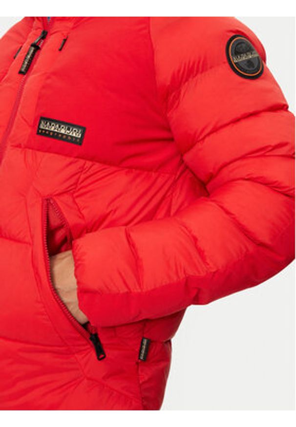 Napapijri Kurtka zimowa Moesa NP0A4I1R Czerwony Regular Fit. Kolor: czerwony. Materiał: syntetyk. Sezon: zima