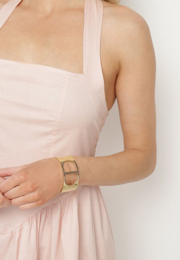 Born2be - Różowa Bawełniana Sukienka Rozkloszowana na Szyję Kolaniela. Okazja: na co dzień. Kolor: różowy. Materiał: bawełna. Sezon: wiosna. Typ sukienki: proste. Styl: elegancki, casual