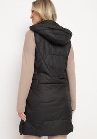 Born2be - Czarna Pikowana Kamizelka z Odpinanym Kapturem i Ściągaczami Lorianvia. Okazja: na spacer, na co dzień. Kolor: czarny. Materiał: jeans. Styl: casual, elegancki, sportowy #2