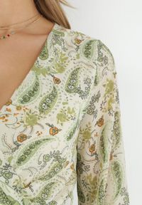Born2be - Jasnozielona Sukienka Mini z Gumką w Pasie i Materiałowym Paskiem Matelyn. Kolor: zielony. Materiał: materiał. Długość: mini #5