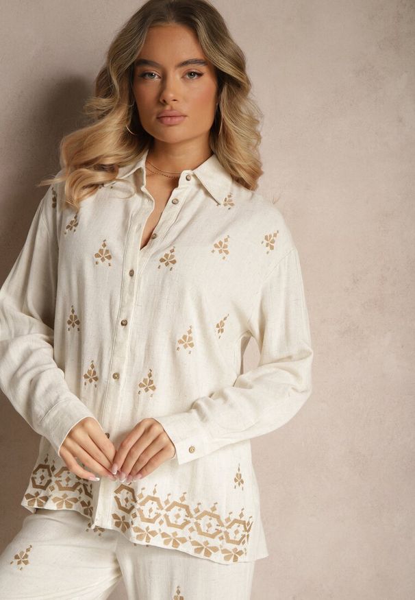 Renee - Biało-Beżowa Koszula Boho z Wiskozy i Lnu z Ozdobnym Hafem Arliena. Okazja: na co dzień. Typ kołnierza: dekolt w serek. Kolor: biały. Materiał: wiskoza, len. Wzór: haft. Styl: boho