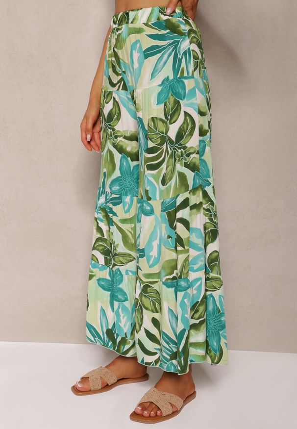 Renee - Zielone Wiskozowe Spodnie z Wysokim Stanem i Szerokimi Nogawkami z Gumką w Talii Nansialia. Okazja: na co dzień. Stan: podwyższony. Kolor: zielony. Materiał: wiskoza. Styl: elegancki, casual