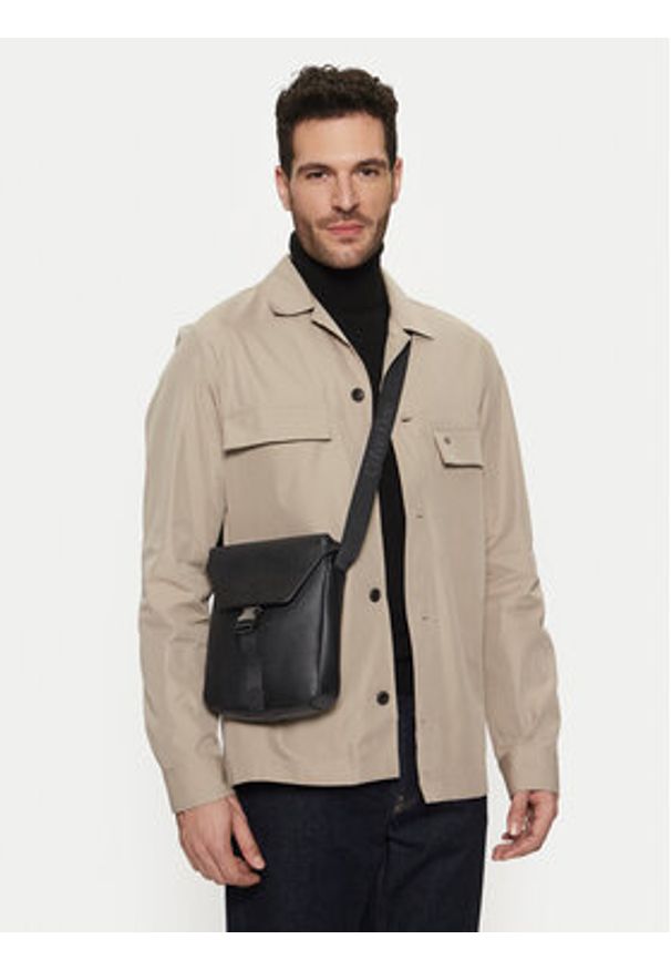 Calvin Klein Jeans Saszetka Ultralight Reporter18 Pu K50K512565 Czarny. Kolor: czarny. Materiał: skóra