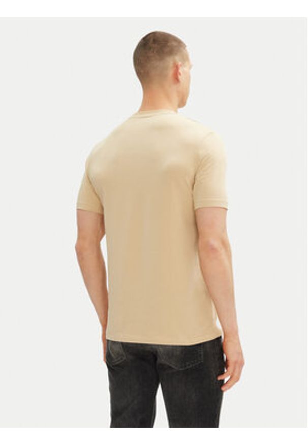 Karl Lagerfeld - KARL LAGERFELD T-Shirt 755030 552235 Beżowy Regular Fit. Typ kołnierza: dekolt w karo. Kolor: beżowy. Materiał: bawełna