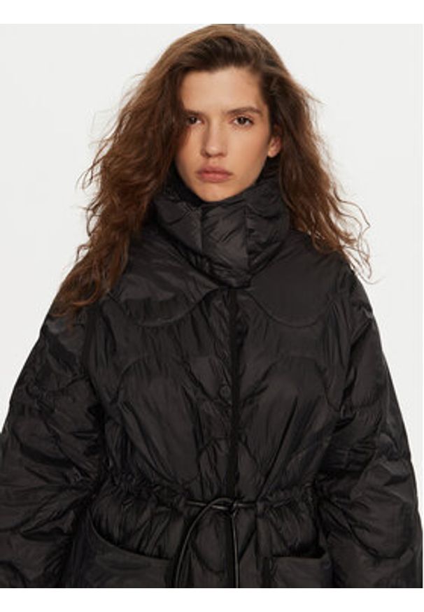 Deha Kurtka zimowa D12833 Czarny Relaxed Fit. Kolor: czarny. Materiał: syntetyk. Sezon: zima