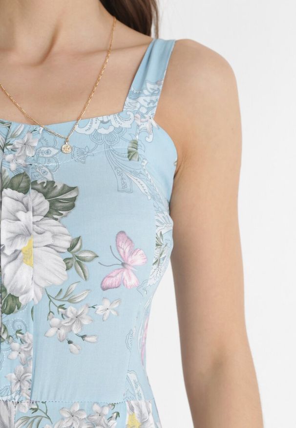 Born2be - Jasnoniebieski Kombinezon z Krótkimi Nogawkami i Marszczoną Gumką w Pasie Emalyna. Kolor: niebieski. Długość rękawa: na ramiączkach. Długość: krótkie. Sezon: wiosna, lato