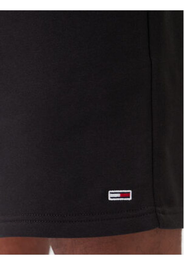 Tommy Jeans Szorty sportowe Flag Beach DM0DM21931 Czarny Regular Fit. Kolor: czarny. Materiał: bawełna. Styl: sportowy