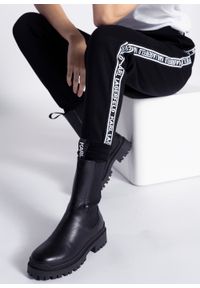 Spodnie dresowe damskie czarne Karl Lagerfeld Double Jersey. Kolor: czarny. Materiał: jersey, dresówka