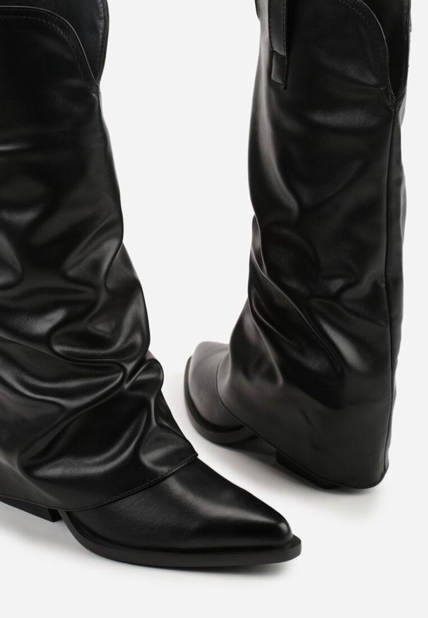 Renee - Czarne Kozaki Kowbojki na Stożku z Wywiniętą Marszczoną Cholewką Escana. Okazja: na co dzień. Kolor: czarny. Materiał: jeans. Szerokość cholewki: normalna. Obcas: na stożku. Styl: casual, boho