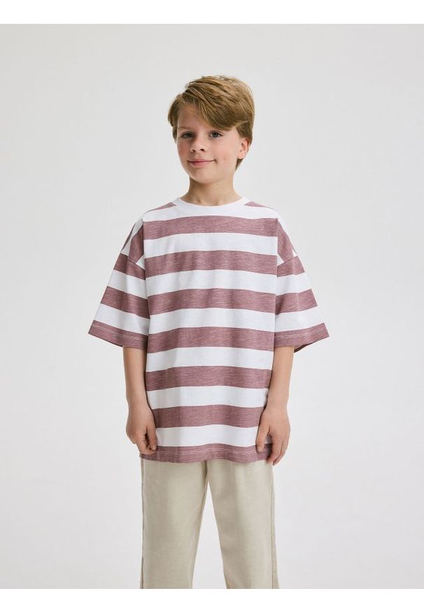 Reserved - T-shirt oversize - fioletowy. Kolor: fioletowy. Materiał: bawełna, dzianina