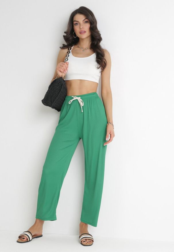 Born2be - Zielone Spodnie z Gumką w Pasie i Sznurkiem Trivisa. Kolor: zielony