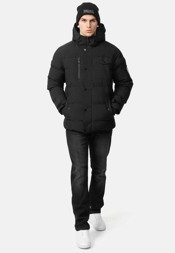 Kurtka puchowa o regularnym kroju Lonsdale Mallaig. Kolor: wielokolorowy, biały, czarny. Materiał: puch. Sport: turystyka piesza