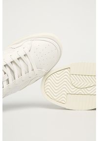 Jack & Jones - Tenisówki. Nosek buta: okrągły. Zapięcie: sznurówki. Kolor: biały. Materiał: syntetyk, materiał, skóra ekologiczna, guma. Szerokość cholewki: normalna #2
