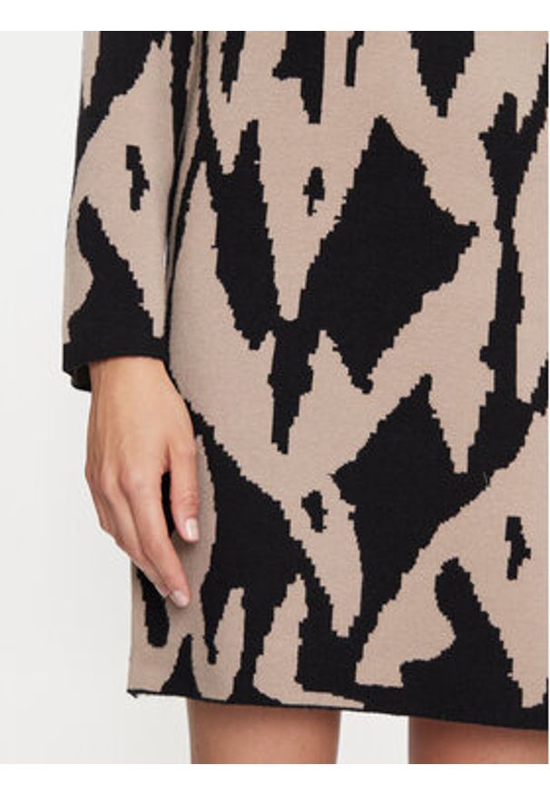 Vero Moda Sukienka dzianinowa Gold New Art 10311362 Beżowy Loose Fit. Kolor: beżowy. Materiał: syntetyk, wiskoza