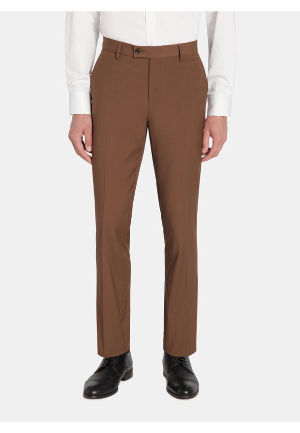 Pako Lorente - PAKO LORENTE - Gładkie brązowe spodnie ganiturowe. Okazja: na spotkanie biznesowe. Kolor: brązowy. Materiał: poliester, wiskoza, elastan. Wzór: gładki. Styl: biznesowy, młodzieżowy