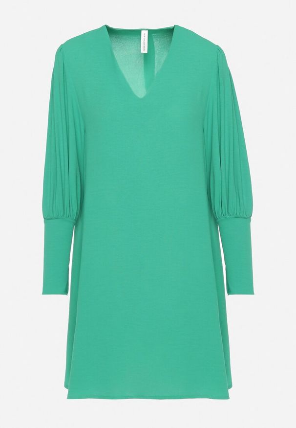 Born2be - Zielona Rozkloszowana Sukienka Pudełkowa z Bufiastymi Rękawami Gwelan. Okazja: na co dzień. Typ kołnierza: dekolt w kształcie V. Kolor: zielony. Wzór: aplikacja. Typ sukienki: proste. Styl: elegancki, casual