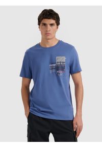 4f - 4F T-shirt regular z nadrukiem męski - granatowy XXL. Okazja: na co dzień. Kolor: niebieski. Materiał: materiał, bawełna. Wzór: nadruk. Styl: casual