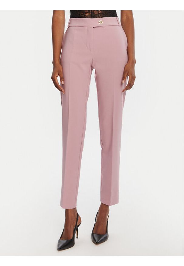 Rinascimento Chinosy CFC0126225003 Różowy Slim Fit. Kolor: różowy. Materiał: syntetyk
