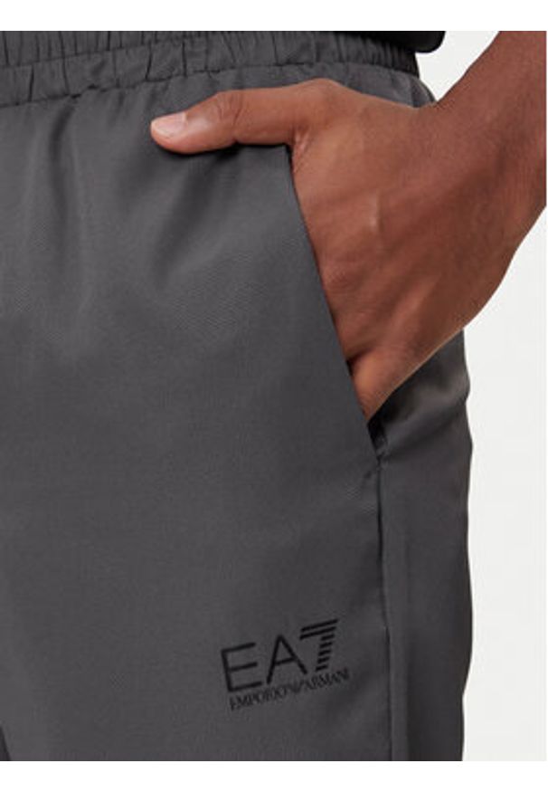 EA7 Emporio Armani Dres 7M000642 AF16072 M8187 Czarny Regular Fit. Kolor: czarny. Materiał: syntetyk