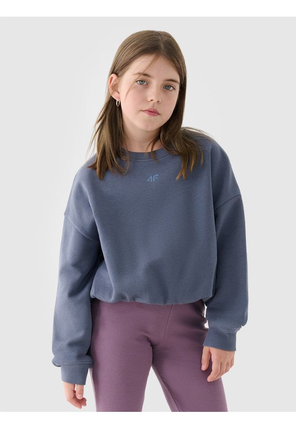 4f - 4F Bluza dresowa nierozpinana bez kaptura dziewczęca - niebieska 164 (13-14 lat). Okazja: na co dzień. Typ kołnierza: bez kaptura. Kolor: niebieski. Materiał: dresówka. Wzór: gładki, ze splotem. Sezon: lato. Styl: casual, klasyczny, sportowy