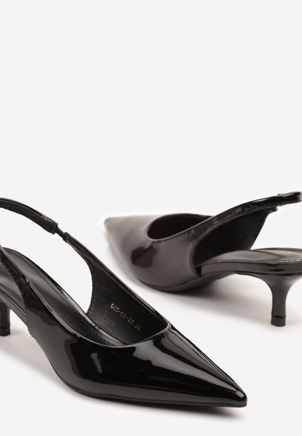 Renee - Czarne Czółenka Slingback Vices z Lakierowanym Połyskiem na Kaczuszce Sonwena. Okazja: na co dzień. Nosek buta: szpiczasty. Zapięcie: pasek. Kolor: czarny. Materiał: lakier. Obcas: na szpilce. Styl: klasyczny, elegancki, casual. Wysokość obcasa: średni
