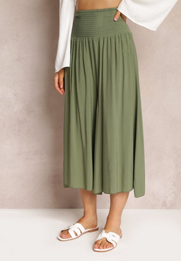 Renee - Zielone Plisowane Spodnie Szerokie z Bawełny Jaina. Okazja: do pracy, na spotkanie biznesowe. Stan: podwyższony. Kolor: zielony. Materiał: bawełna. Styl: biznesowy, elegancki