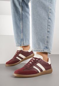 Born2be - Bordowe Płaskie Sneakersy Ozdobione Paskami Glaria. Nosek buta: okrągły. Zapięcie: pasek. Kolor: czerwony. Wzór: aplikacja. Obcas: na obcasie. Wysokość obcasa: niski