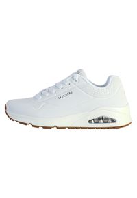 skechers - Buty do chodzenia męskie Skechers Uno Stand ON Air. Zapięcie: sznurówki. Kolor: biały. Materiał: guma, materiał, syntetyk. Szerokość cholewki: normalna. Sport: turystyka piesza