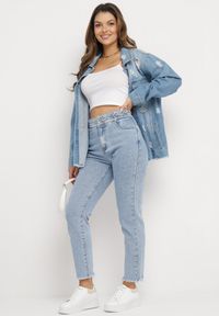 Born2be - Jasnoniebieskie Jeansy o Fasonie Mom Fit Anelere. Kolor: niebieski. Styl: klasyczny #7
