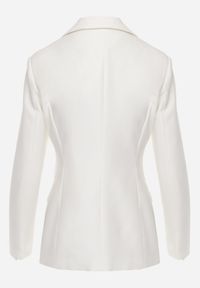 Renee - Biała Marynarka VICES o Taliowanym Kroju z Poduszkami w Ramionach Idameni. Okazja: do pracy, na spotkanie biznesowe. Kolor: biały. Materiał: poliester. Styl: biznesowy #5