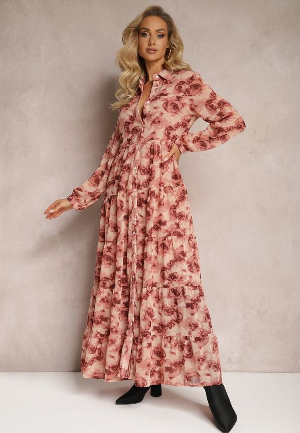 Renee - Różowa Rozkloszowana Sukienka Koszulowa Maxi w Kwiaty Nersa. Kolor: różowy. Wzór: kwiaty. Typ sukienki: koszulowe. Długość: maxi