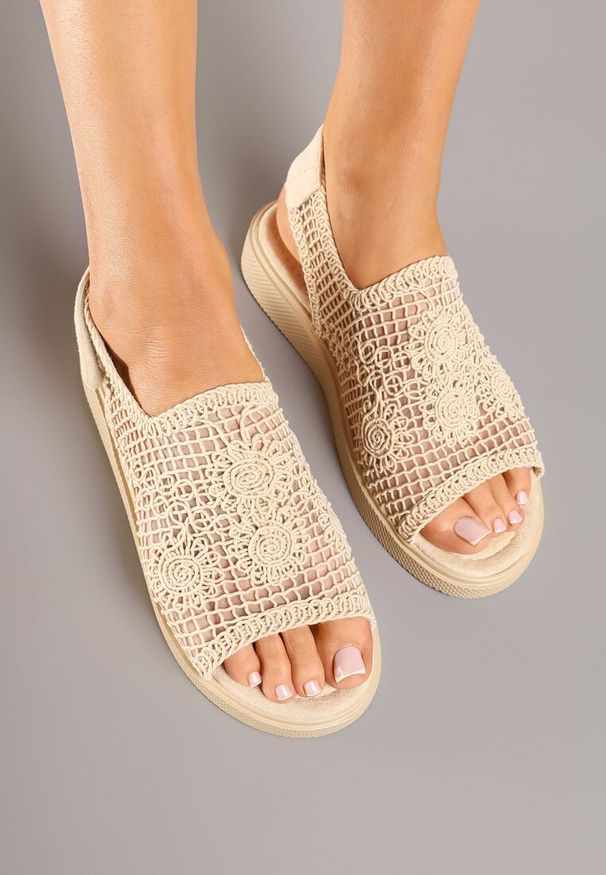 Born2be - Beżowe Sandały z Plecionką Ażurową Cholewką Alanolea. Okazja: na co dzień. Zapięcie: rzepy. Kolor: beżowy. Wzór: ażurowy. Styl: casual, elegancki