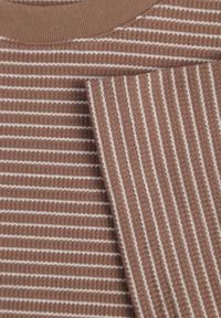 Born2be - Brązowy Klasyczny T-shirt z Bawełny o Prostym Kroju Phemeni. Okazja: na co dzień. Kolor: brązowy. Materiał: bawełna. Styl: klasyczny #3