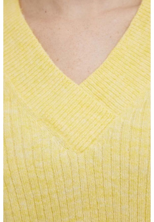JDY sweter damski kolor żółty lekki. Okazja: na co dzień. Kolor: żółty. Materiał: dzianina. Długość rękawa: raglanowy rękaw. Styl: casual