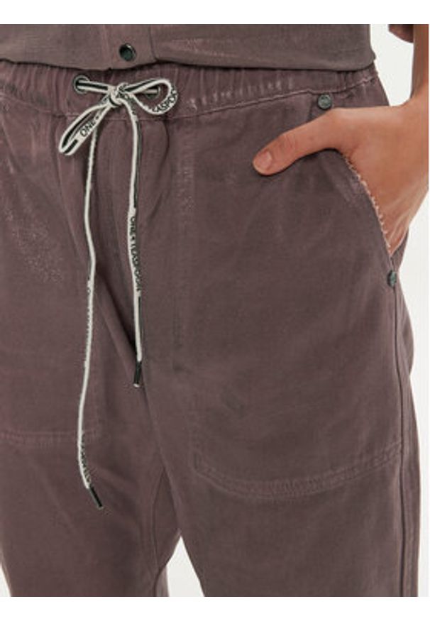 One Teaspoon Jeansy 26554 Brązowy Regular Fit. Kolor: brązowy