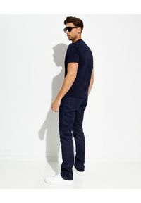 prada - PRADA - Ciemnoniebieskie spodnie jeansowe Straight. Kolor: niebieski. Wzór: aplikacja. Styl: klasyczny #3