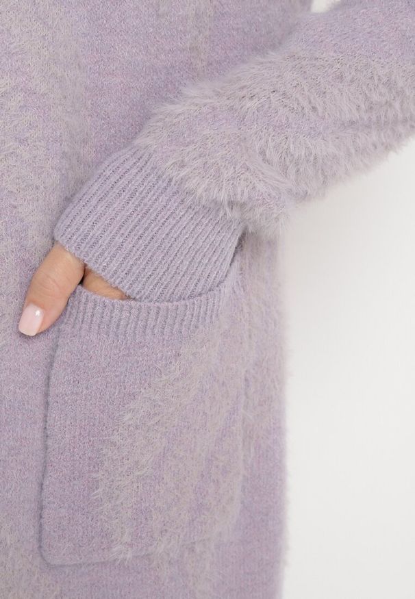 Born2be - Fioletowy Puszysty Kardigan Niezapinany Heliture. Kolekcja: plus size. Kolor: fioletowy. Materiał: dzianina. Długość rękawa: długi rękaw. Długość: długie