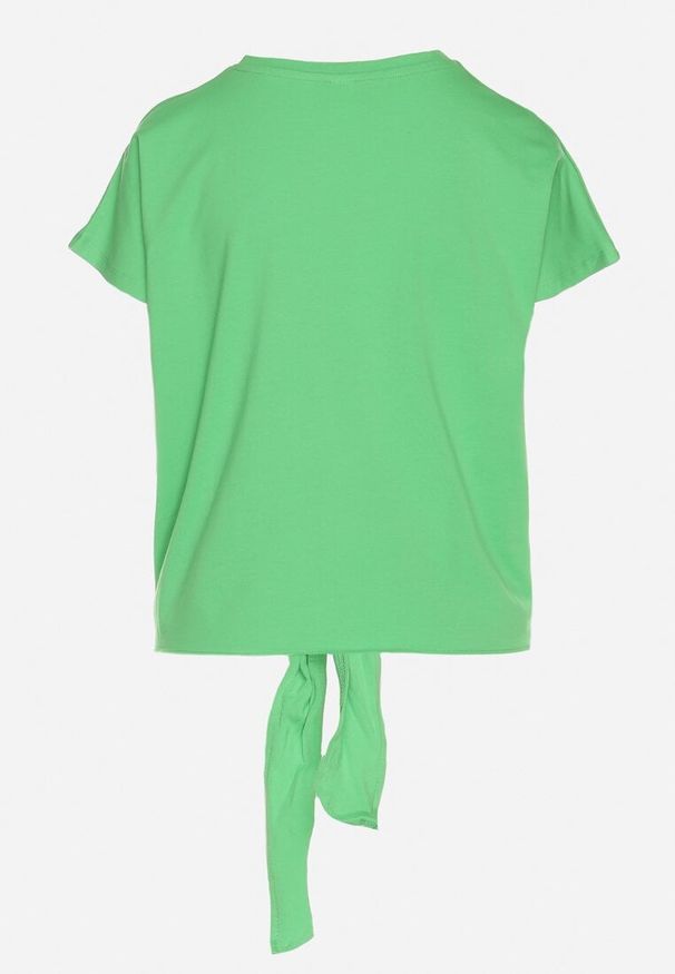 Born2be - Zielony T-shirt z Bawełny z Ozdobnym Wiązaniem Sunitra. Okazja: na co dzień, na spotkanie biznesowe. Kolor: zielony. Materiał: bawełna. Sezon: lato, wiosna. Styl: biznesowy, klasyczny, casual