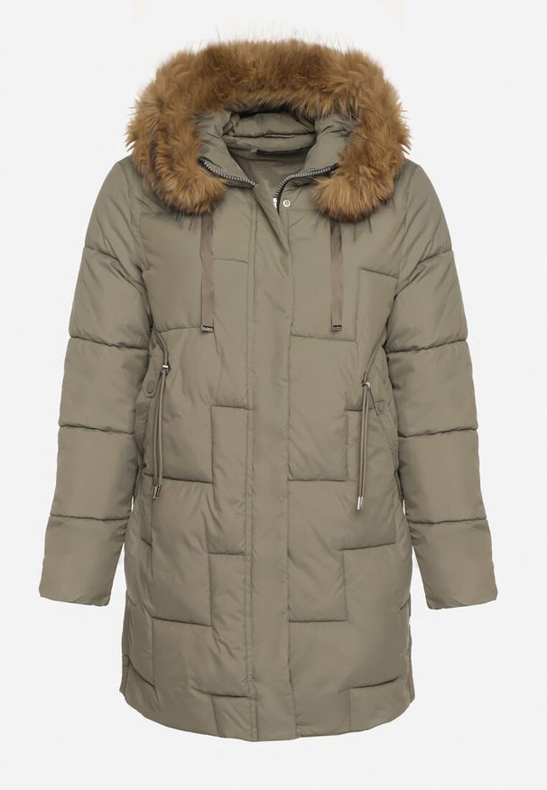 Born2be - Jasnozielona Pikowana Kurtka z Kapturem z Futerkiem Ruvite. Typ kołnierza: kaptur. Kolekcja: plus size. Kolor: zielony. Materiał: futro