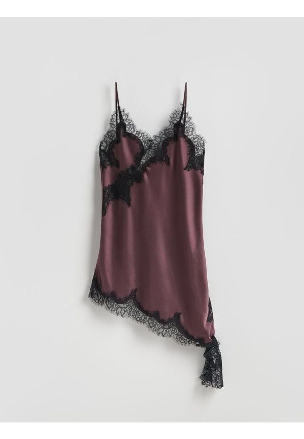 Reserved - Asymetryczna sukienka mini - burgundowy. Kolor: czerwony. Materiał: tkanina. Wzór: gładki. Typ sukienki: asymetryczne. Długość: mini