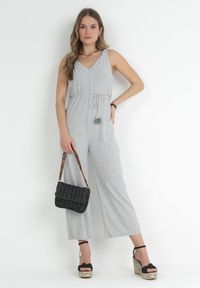Born2be - Szary Kombinezon z Prążkowanej Dzianiny z Ozdobnym Paskiem Alicen. Kolor: szary. Materiał: prążkowany, dzianina. Długość rękawa: bez rękawów. Sezon: wiosna, lato #2