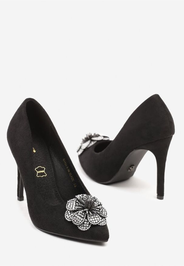 Born2be - Czarno-Srebrne Szpilki Vices ze Skórzaną Wkładką i Ozdobną Kwiatową Aplikacją z Cyrkoniami Etarina. Kolor: czarny. Materiał: skóra. Wzór: kwiaty, aplikacja. Obcas: na szpilce. Styl: elegancki, klasyczny, wizytowy. Wysokość obcasa: średni