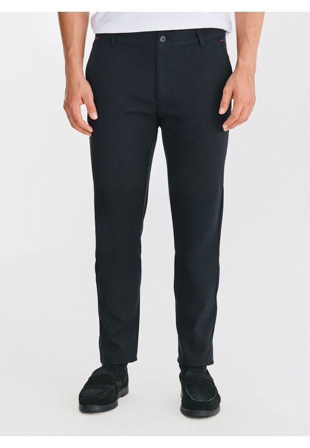 Pako Lorente - PAKO LORENTE - Granatowe spodnie męskie. Kolor: niebieski. Materiał: poliester, wiskoza, elastan. Wzór: gładki. Sezon: zima, jesień. Styl: klasyczny
