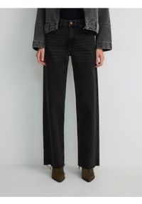 Reserved - Jeansy z szerokimi nogawkami - czarny. Kolor: czarny #1