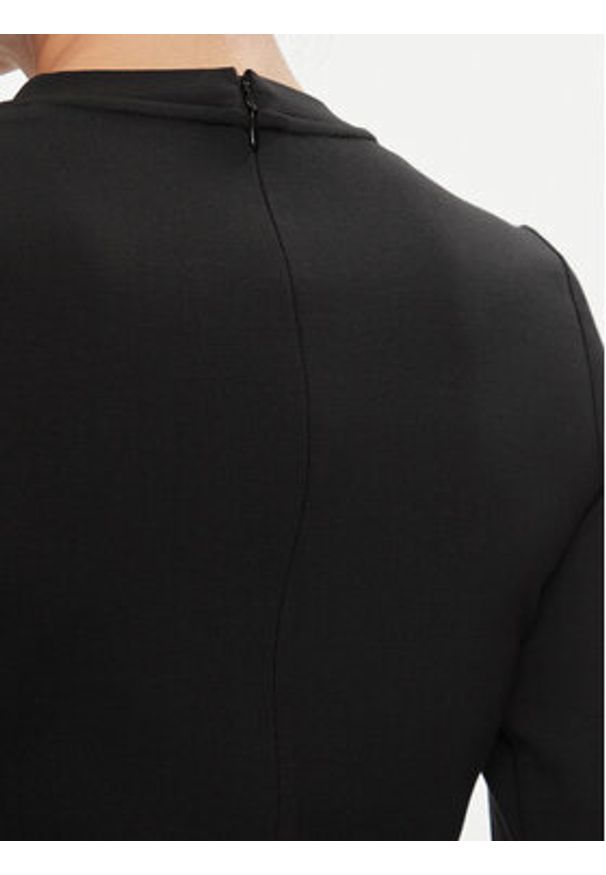 Calvin Klein Jeans Sukienka codzienna Milano Spacer Mix Outfit Dress J20J222528 Czarny Regular Fit. Okazja: na co dzień, na spacer. Kolor: czarny. Materiał: wiskoza, syntetyk. Typ sukienki: proste. Styl: casual