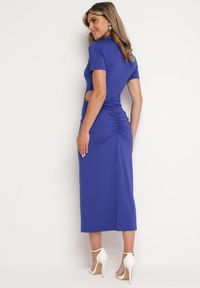 Born2be - Granatowa Sukienka Koszulowa z Wycięciami w Talii i i Marszczeniami Zapinana na Guziki Quvlea. Okazja: na co dzień. Kolor: niebieski. Materiał: jeans, wiskoza. Typ sukienki: koszulowe. Styl: casual #7