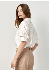 Ochnik - Kremowa koszula damska z lnu. Kolor: biały. Materiał: wiskoza. Długość rękawa: długi rękaw. Długość: długie. Wzór: aplikacja